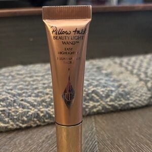 Charlotte Tilbury Pillow Talk Beauty Light Wand - Highlighter shade Pillow Talk